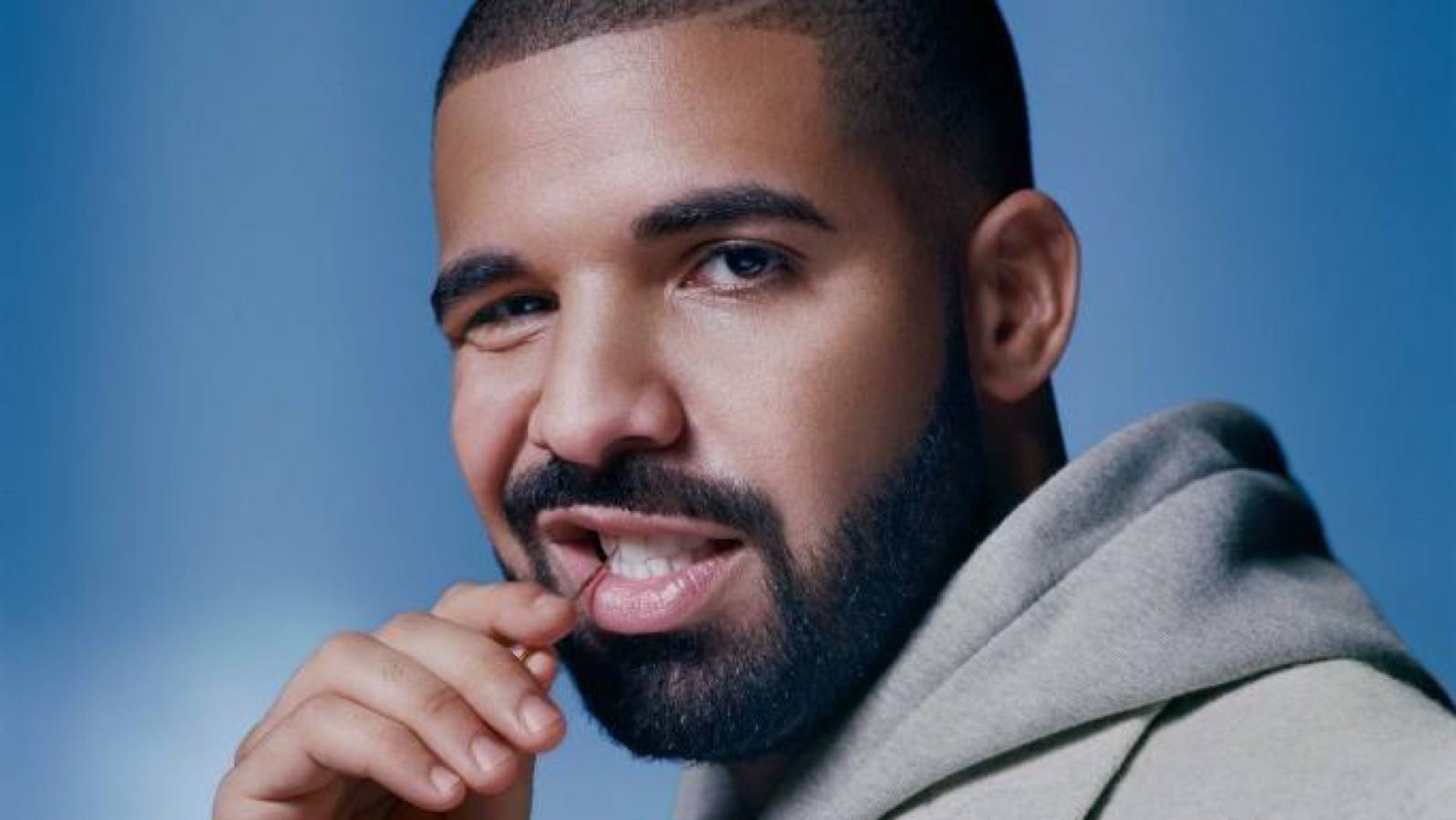 Drake Pecahkan Jumlah Streamers di Twitch Saat Main Fortnite